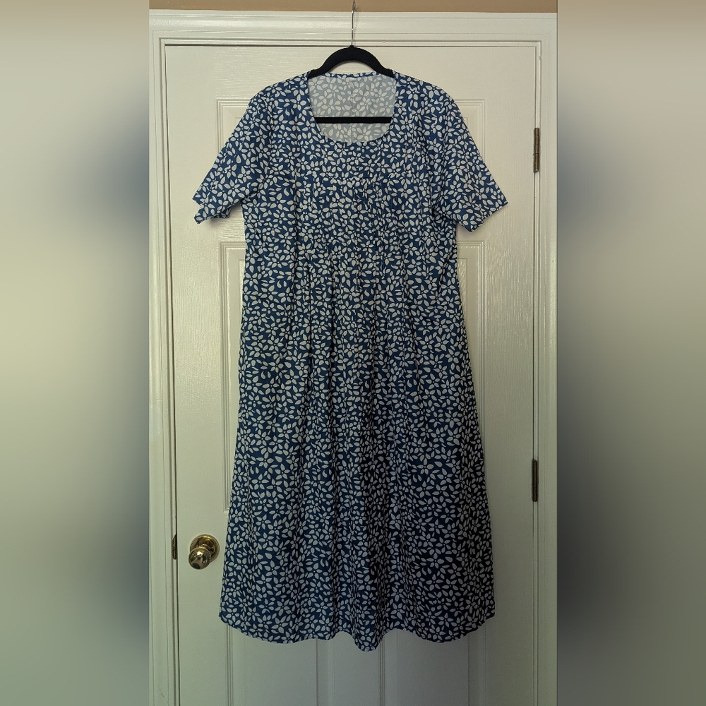 Blue Floral Short-Sleeve Women’s Dress